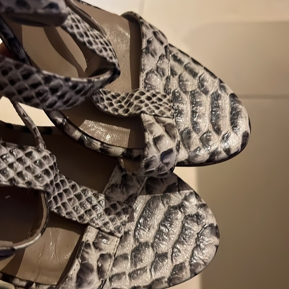 Diane von Furstenberg Snakeskin Chain Heels -size 9 - great used condition- 🤩 - Picture 12 of 14